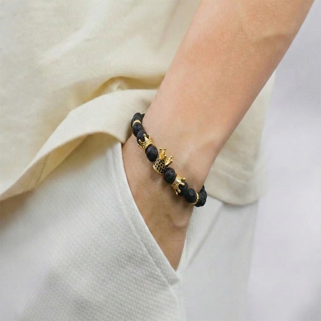 Pulsera de Piedra Volcánica con Triple Corona Imperial detail 1