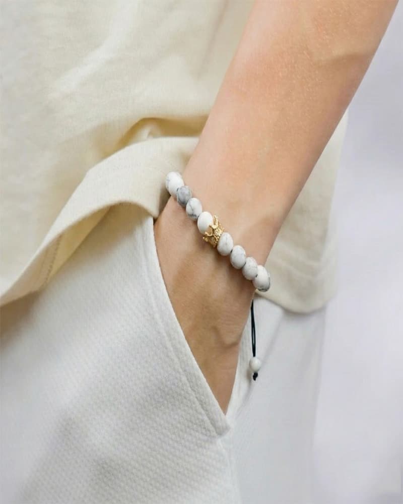 Pulsera Imperial Blanco – Edición Corona detail 1