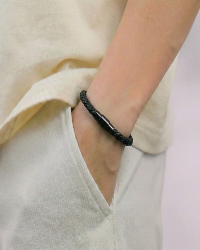 Brazalete Cuero Trenzado y Cierre Magnético detail 1